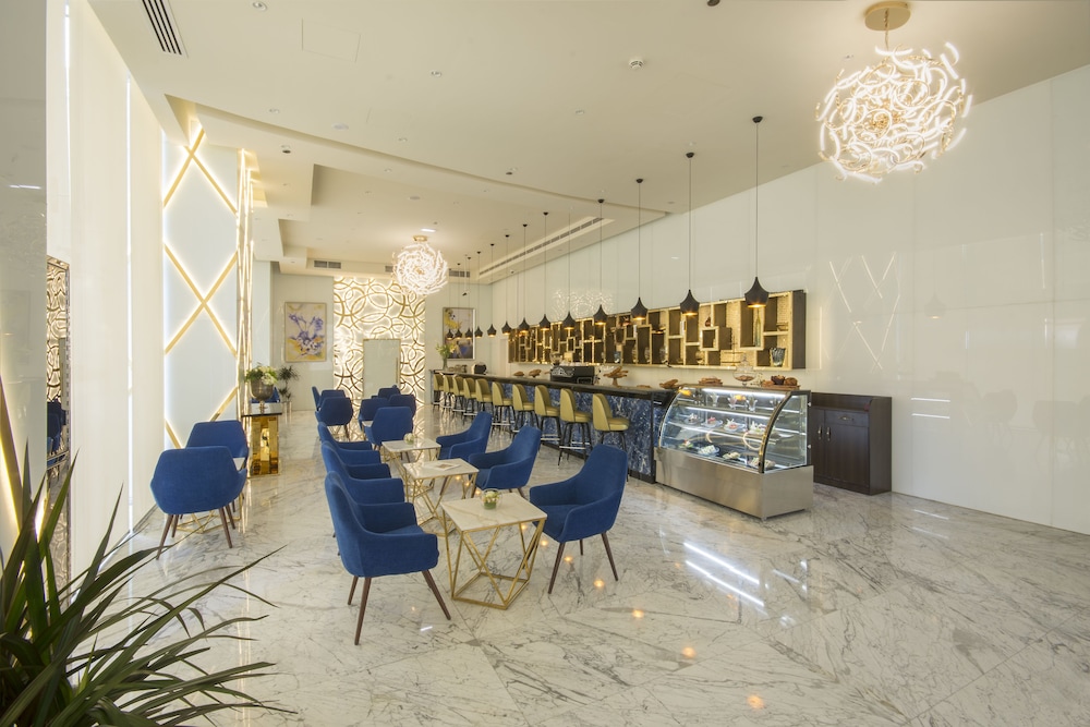 Gevora Hotel — Restaurant & bars in Dubai