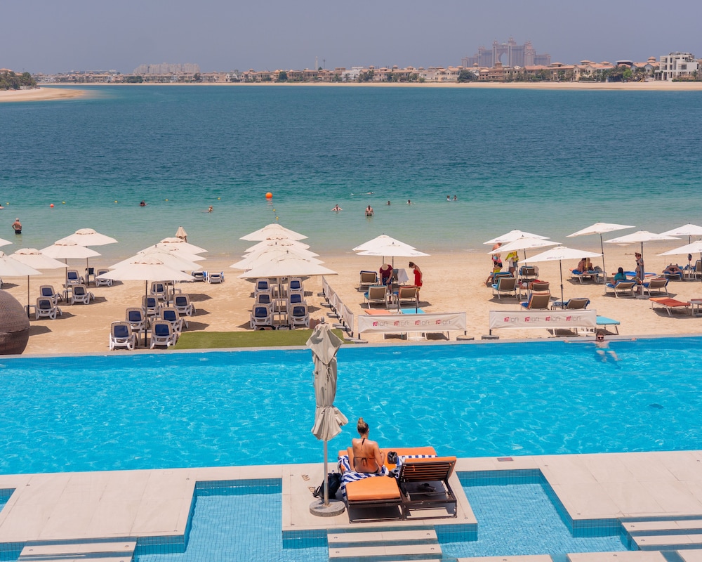 Royal Central Hotel and Resort – The Palm — Swimming pool in Dubai