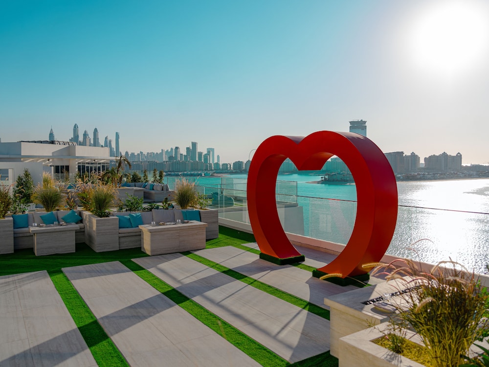 Royal Central Hotel and Resort – The Palm — Swimming pool in Dubai
