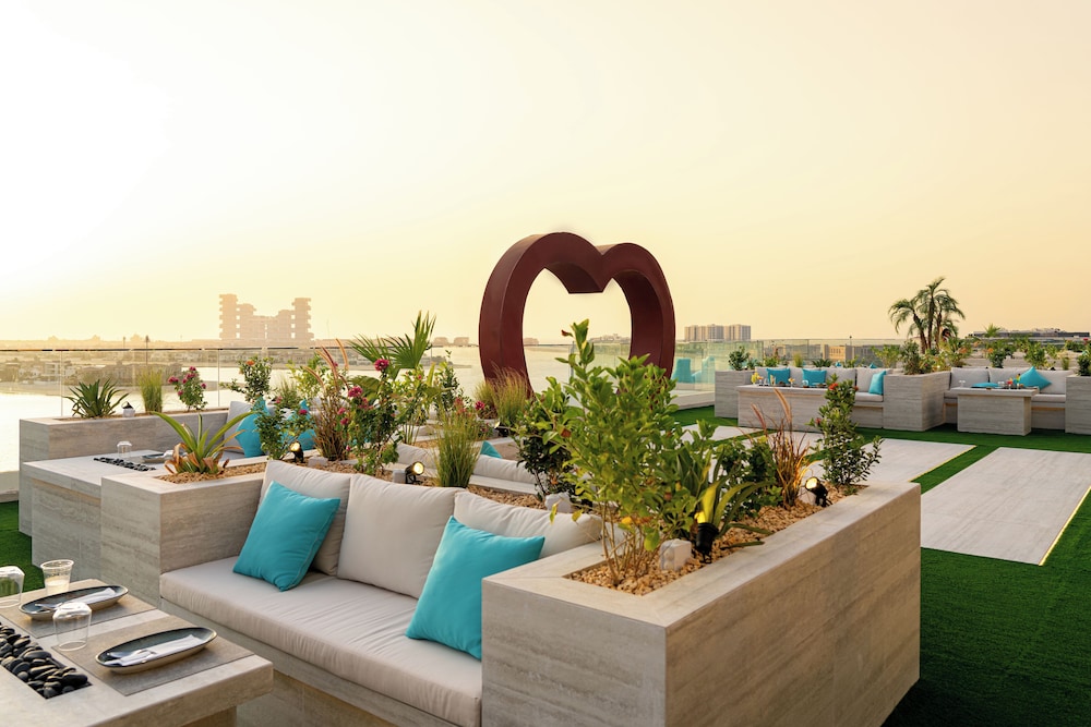 Royal Central Hotel and Resort – The Palm — Restaurant & bars in Dubai