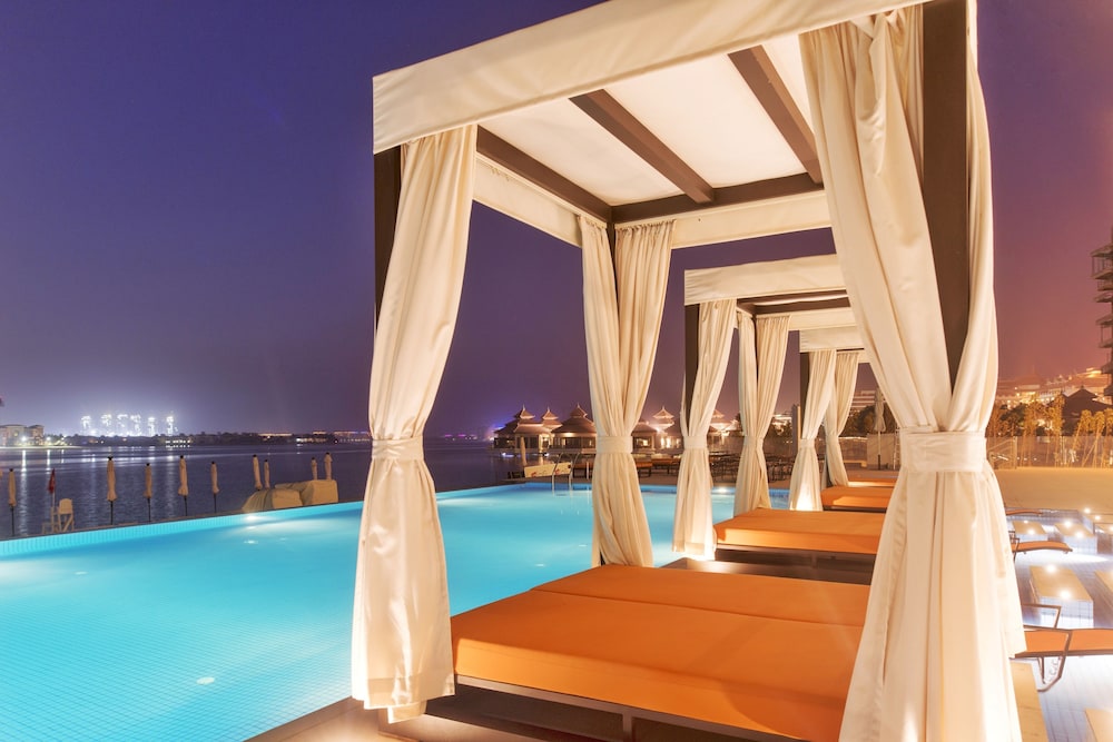 Royal Central Hotel and Resort – The Palm — Swimming pool in Dubai