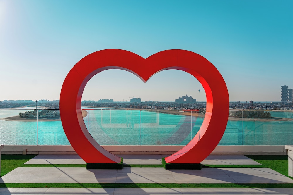 Royal Central Hotel and Resort – The Palm — Attractions in the area in Dubai