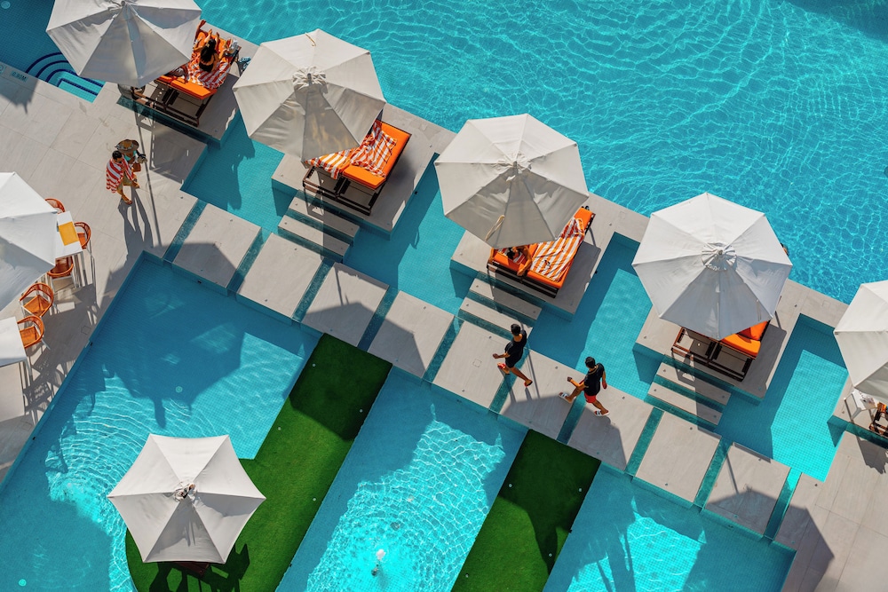 Royal Central Hotel and Resort – The Palm — Swimming pool in Dubai