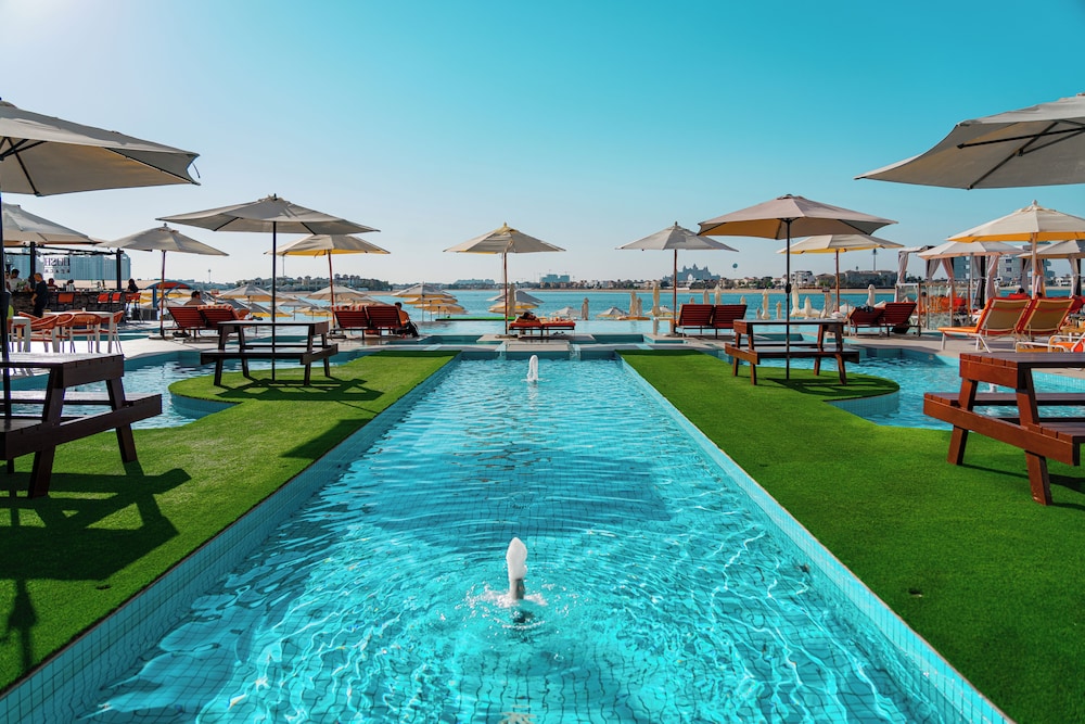 Royal Central Hotel and Resort – The Palm — Swimming pool in Dubai