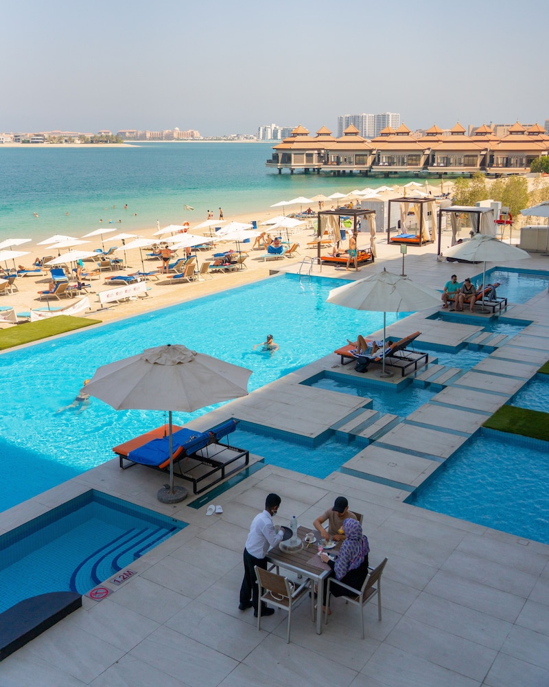Royal Central Hotel and Resort – The Palm — Swimming pool in Dubai