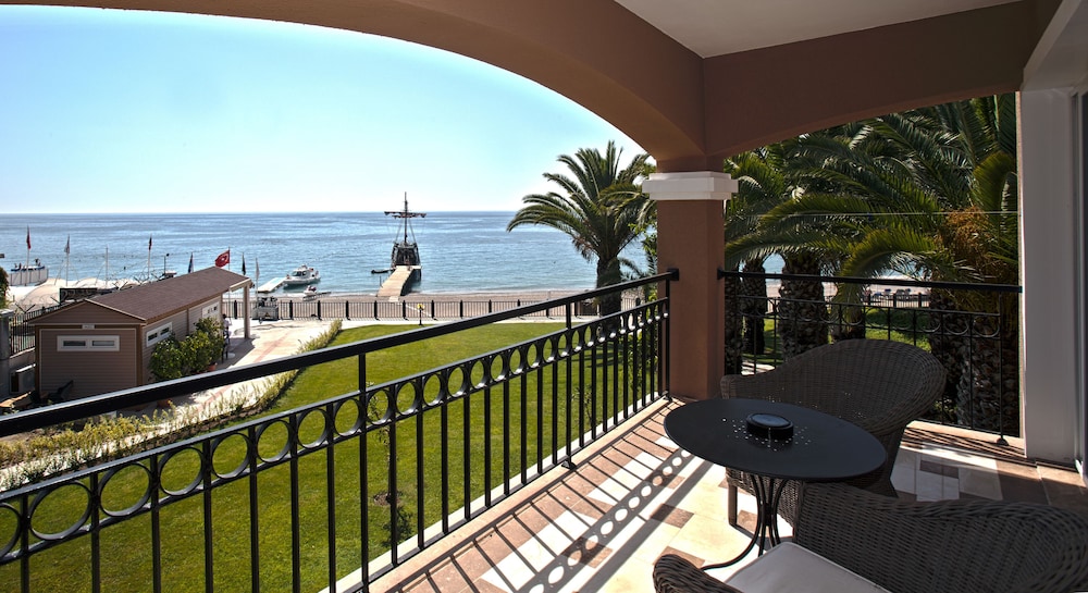 Pirates Beach Club - All Inclusive — Beach in Kemer
