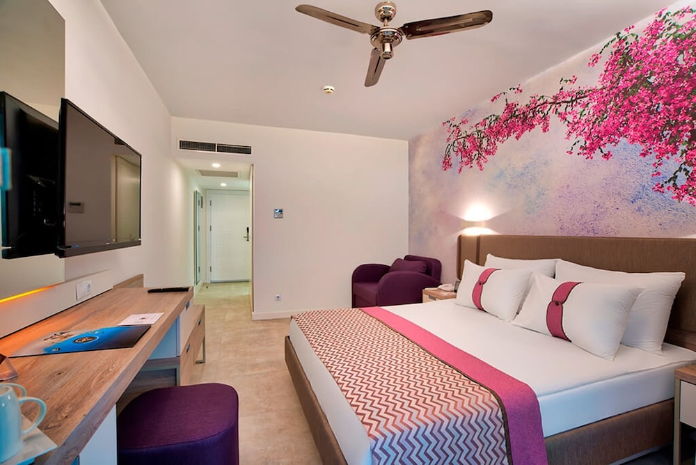 Pirates Beach Club - All Inclusive — Hotel rooms in Kemer