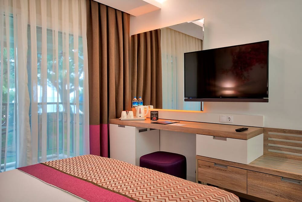 Pirates Beach Club - All Inclusive — Hotel rooms in Kemer