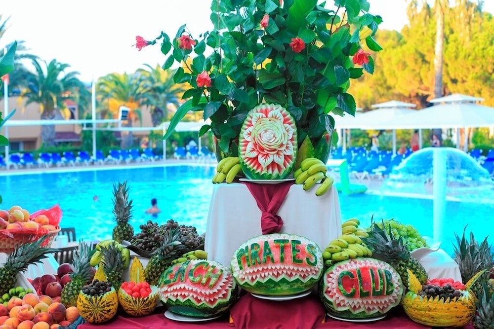 Pirates Beach Club - All Inclusive — Swimming pool in Kemer