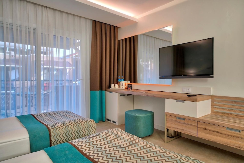 Pirates Beach Club - All Inclusive — Hotel rooms in Kemer