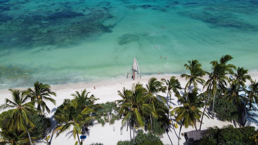 Melia Zanzibar — Beach in Kiwengwa, Zanzibar North