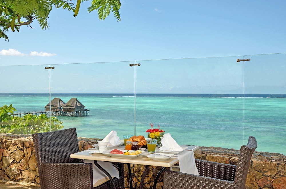 Melia Zanzibar — Restaurant & bars in Kiwengwa, Zanzibar North