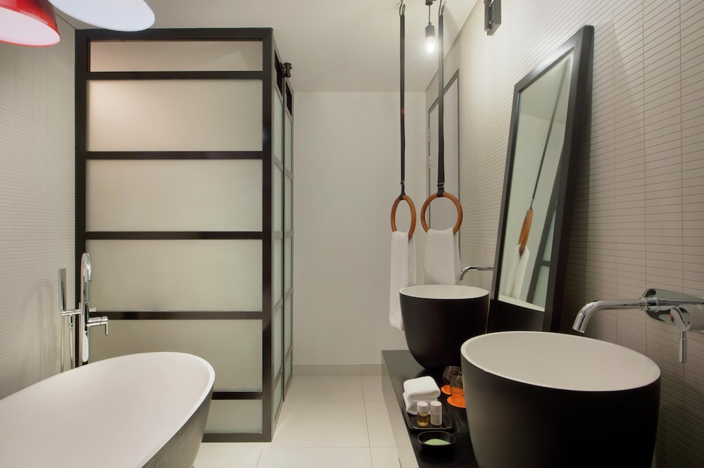 Canopy by Hilton Dubai Al Seef — Hotel rooms in Dubai