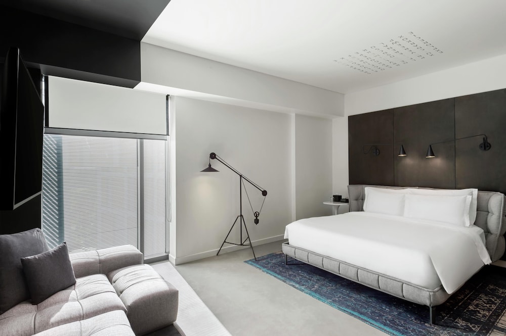 Canopy by Hilton Dubai Al Seef — Hotel rooms in Dubai
