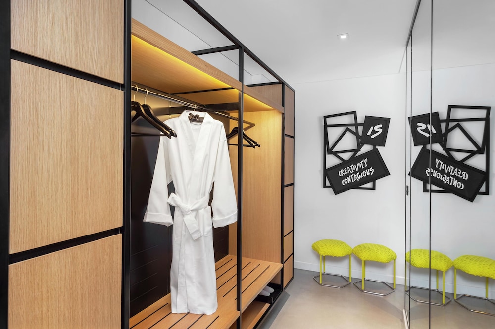 Canopy by Hilton Dubai Al Seef — Hotel rooms in Dubai