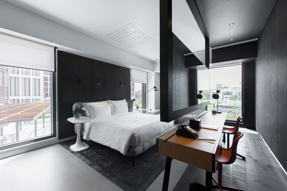 Canopy by Hilton Dubai Al Seef — Hotel rooms in Dubai
