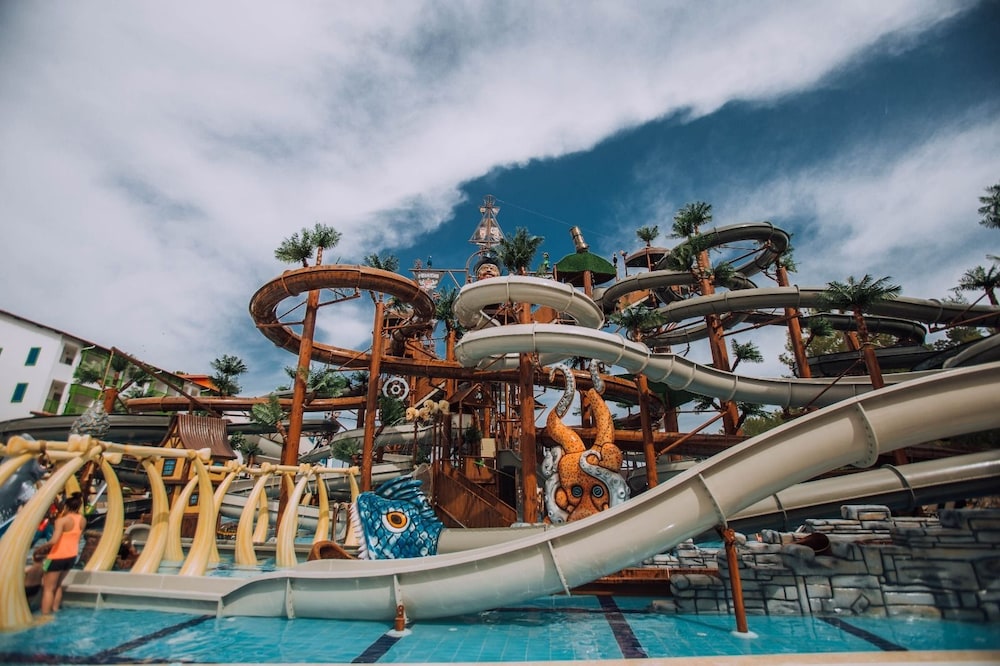 Nirvana Dolce Vita – Ultra All Inclusive — Pool in Kemer