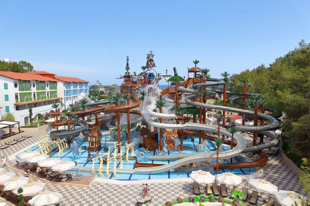Nirvana Dolce Vita – Ultra All Inclusive — Pool in Kemer
