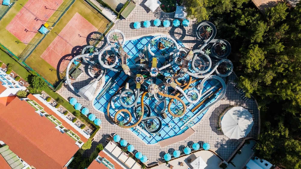 Nirvana Dolce Vita – Ultra All Inclusive — Pool in Kemer
