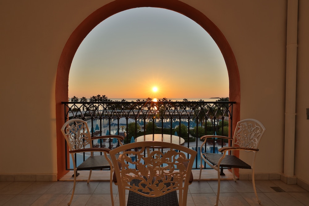 Nirvana Dolce Vita – Ultra All Inclusive — Rooms in Kemer