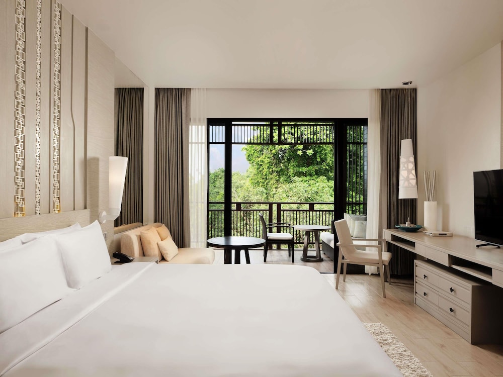 Pullman Phuket Arcadia Naithon Beach — Hotel rooms in Sa Khu, Phuket Province