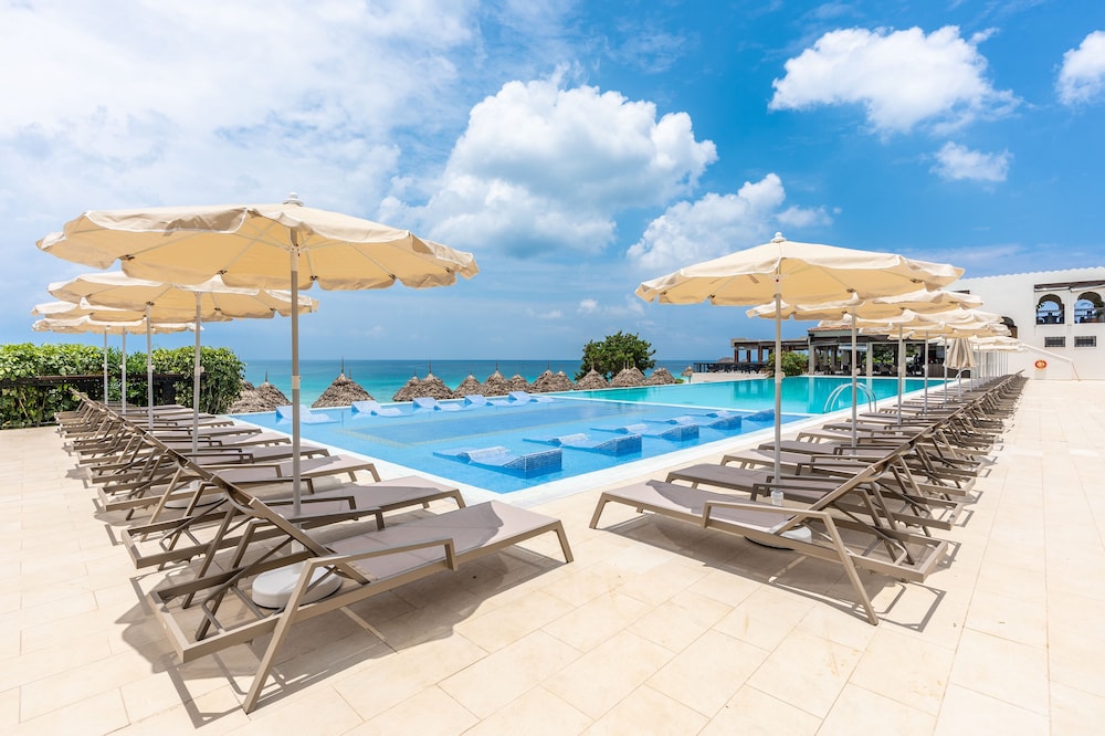 Hotel Riu Palace Zanzibar - All Inclusive — Swimming pool in Nungwi, Zanzibar North
