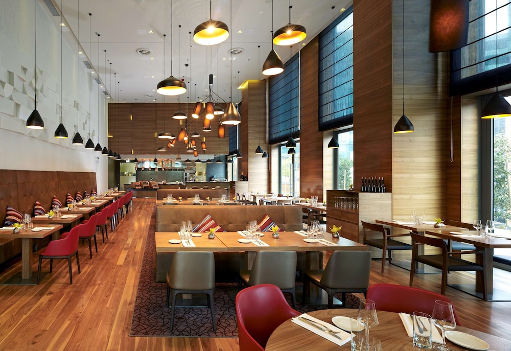 DoubleTree by Hilton Zagreb — Restaurant & bars in Zagreb, Zagreb (city)