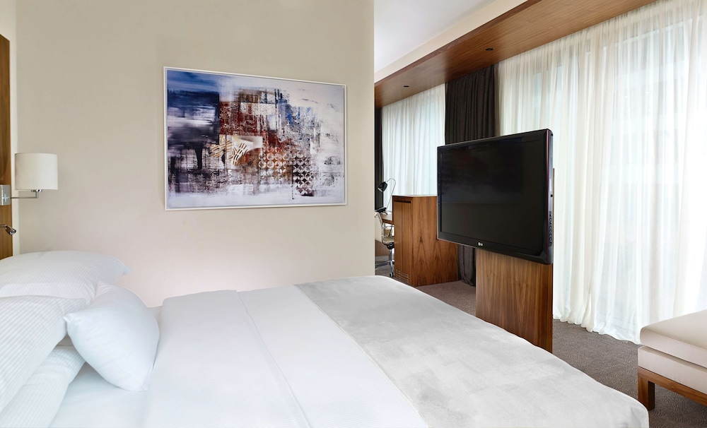 DoubleTree by Hilton Zagreb — Hotel rooms in Zagreb, Zagreb (city)