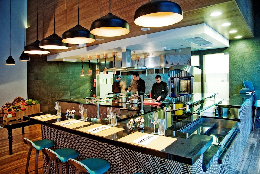 DoubleTree by Hilton Zagreb — Restaurant & bars in Zagreb, Zagreb (city)