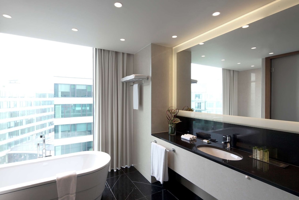 DoubleTree by Hilton Zagreb — Hotel rooms in Zagreb, Zagreb (city)