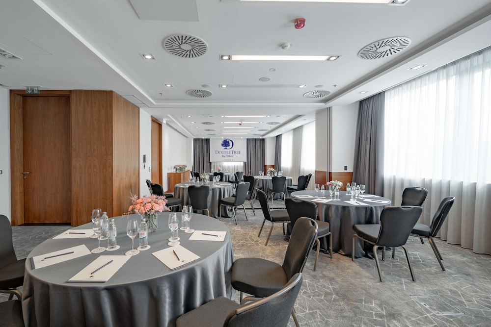 DoubleTree by Hilton Zagreb — Restaurant & bars in Zagreb, Zagreb (city)