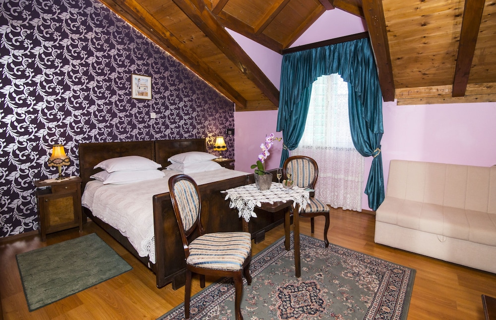Hotel Pasike — Hotel rooms in Trogir, Split-Dalmatia