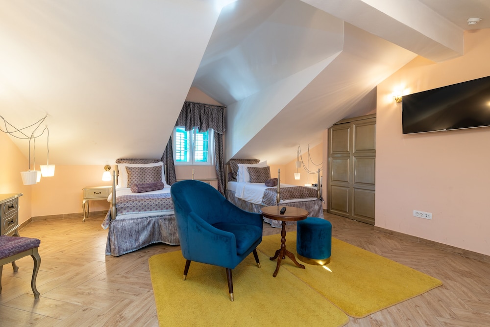 Hotel Pasike — Hotel rooms in Trogir, Split-Dalmatia