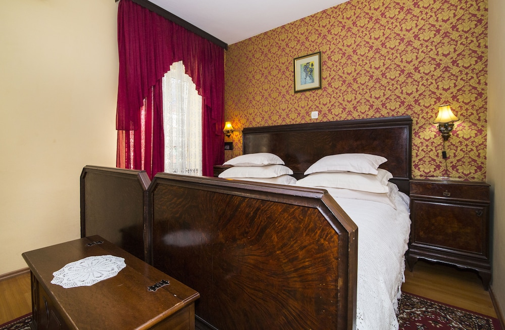 Hotel Pasike — Hotel rooms in Trogir, Split-Dalmatia