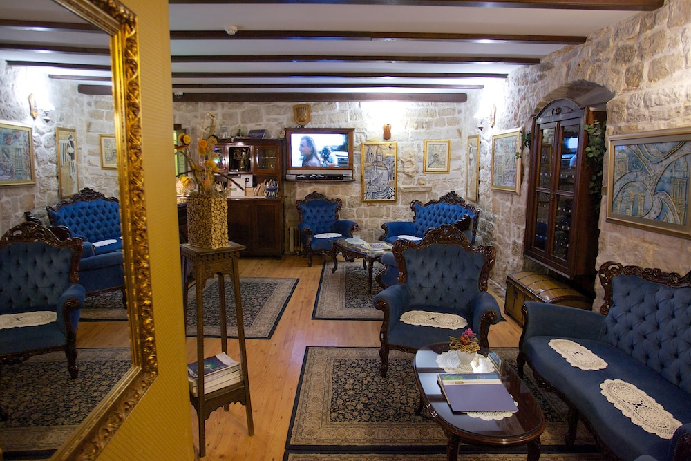 Hotel Pasike — Hotel building in Trogir, Split-Dalmatia