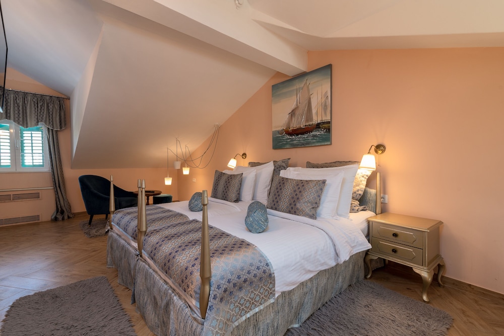 Hotel Pasike — Hotel rooms in Trogir, Split-Dalmatia