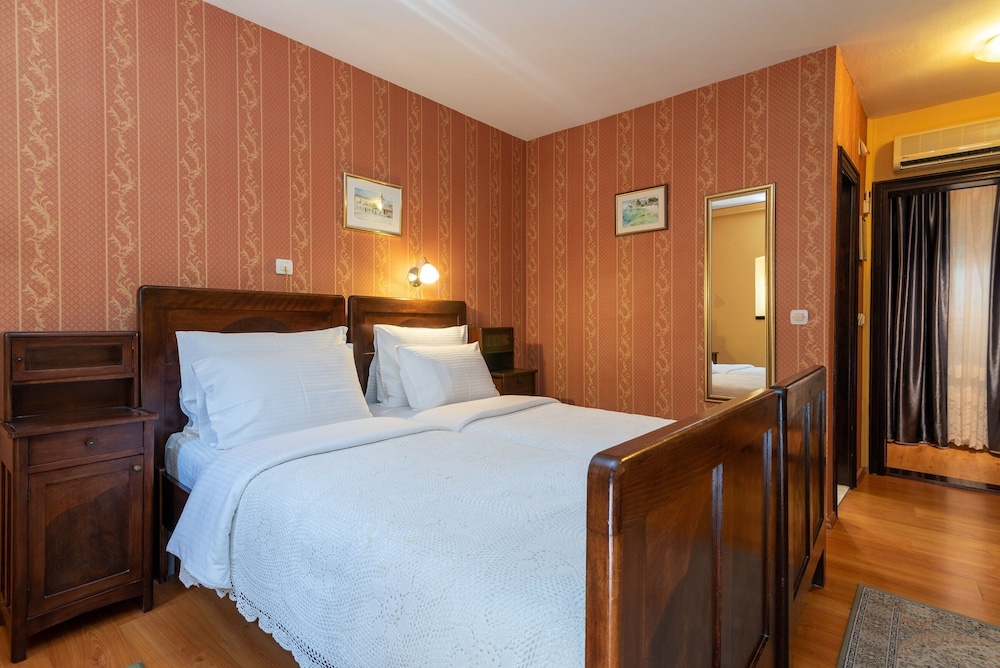 Hotel Pasike — Hotel rooms in Trogir, Split-Dalmatia