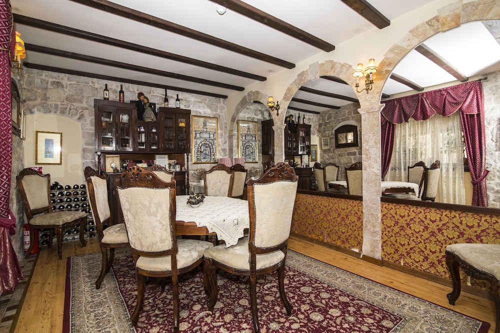 Hotel Pasike — Restaurant & bars in Trogir, Split-Dalmatia