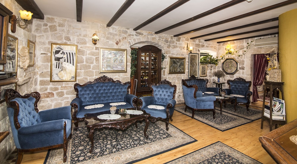 Hotel Pasike — Restaurant & bars in Trogir, Split-Dalmatia
