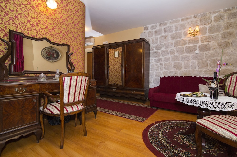 Hotel Pasike — Hotel rooms in Trogir, Split-Dalmatia