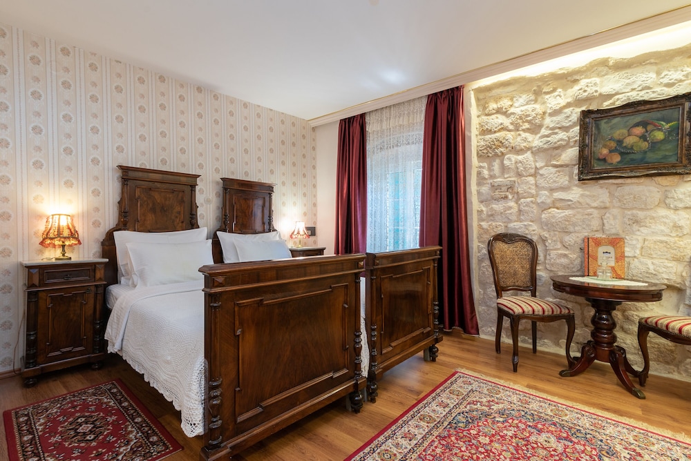 Hotel Pasike — Hotel rooms in Trogir, Split-Dalmatia
