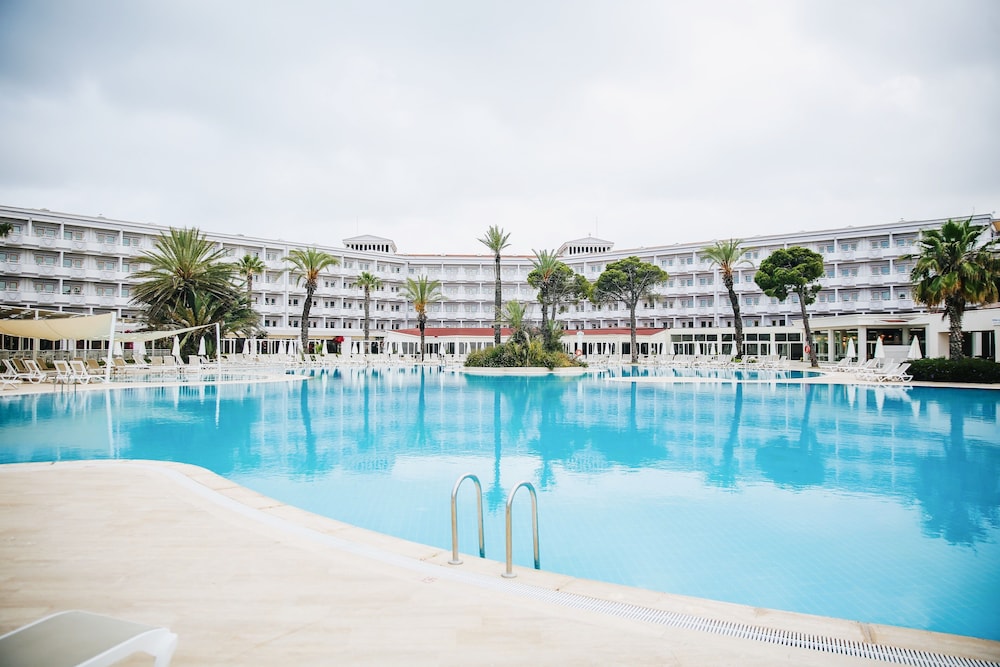 Selectum Noa Belek (Ex. Cesar's Temple De Luxe) - All inclusive — Swimming pool in Belek