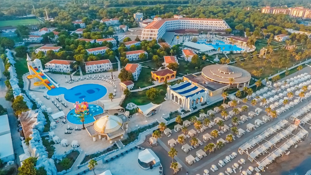 Selectum Noa Belek (Ex. Cesar's Temple De Luxe) - All inclusive — Swimming pool in Belek