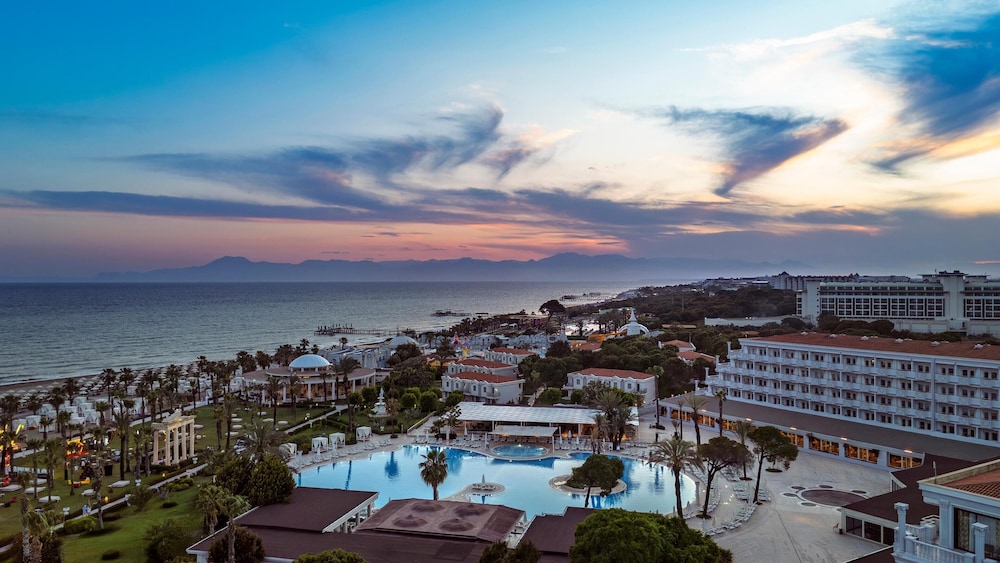 Selectum Noa Belek (Ex. Cesar's Temple De Luxe) - All inclusive — Swimming pool in Belek