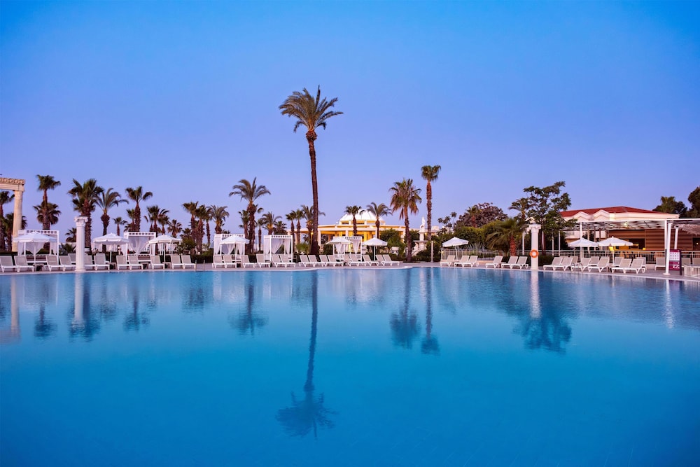 Selectum Noa Belek (Ex. Cesar's Temple De Luxe) - All inclusive — Swimming pool in Belek