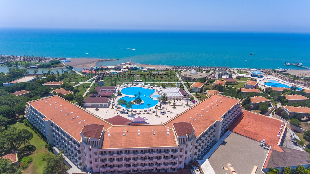 Selectum Noa Belek (Ex. Cesar's Temple De Luxe) - All inclusive — Hotel building in Belek