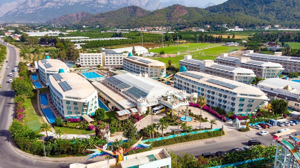 Daima Biz Hotel - Dolusu Aquapark Access - All inclusive — Outdoor in Kemer