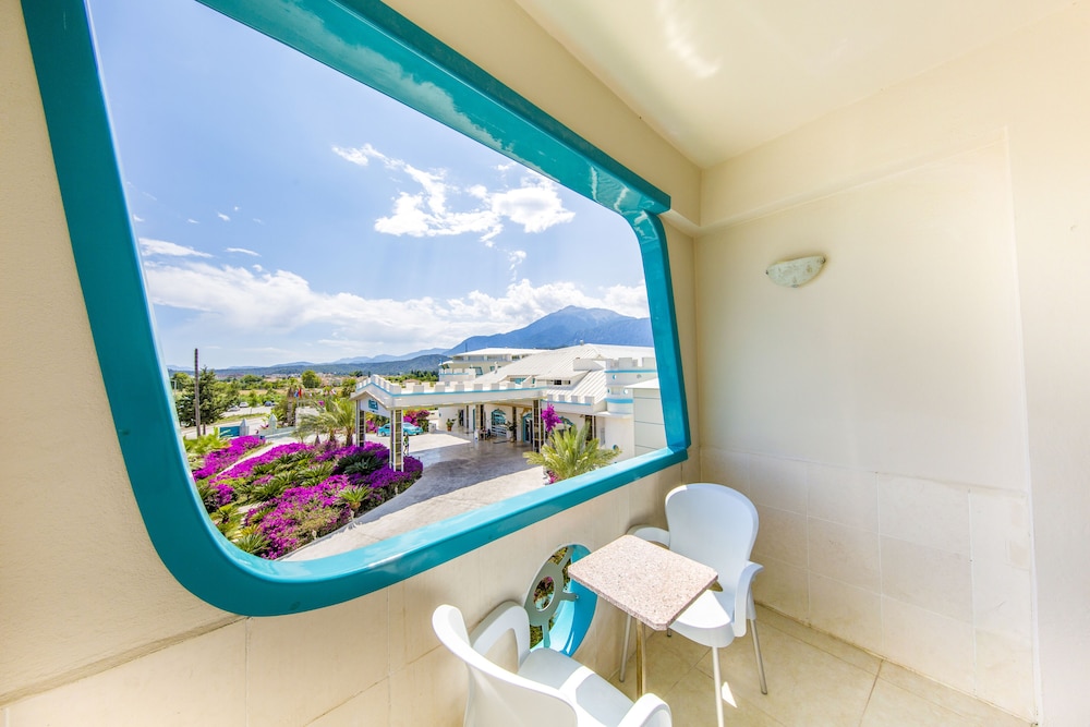 Daima Biz Hotel - Dolusu Aquapark Access - All inclusive — View in Kemer