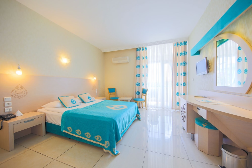 Daima Biz Hotel - Dolusu Aquapark Access - All inclusive — Rooms in Kemer