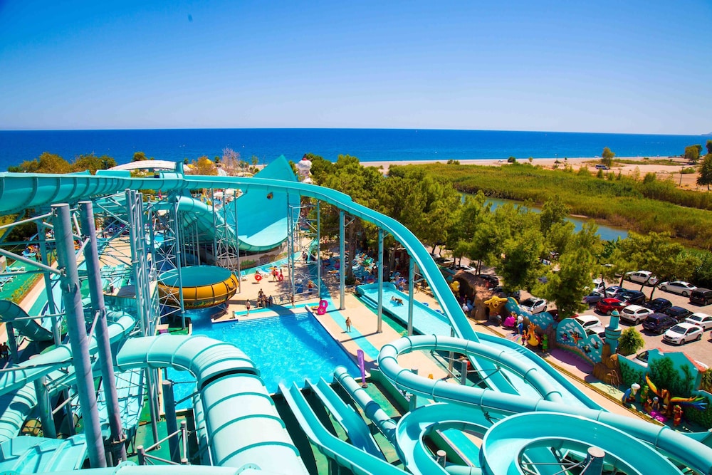 Daima Biz Hotel - Dolusu Aquapark Access - All inclusive — Pool in Kemer
